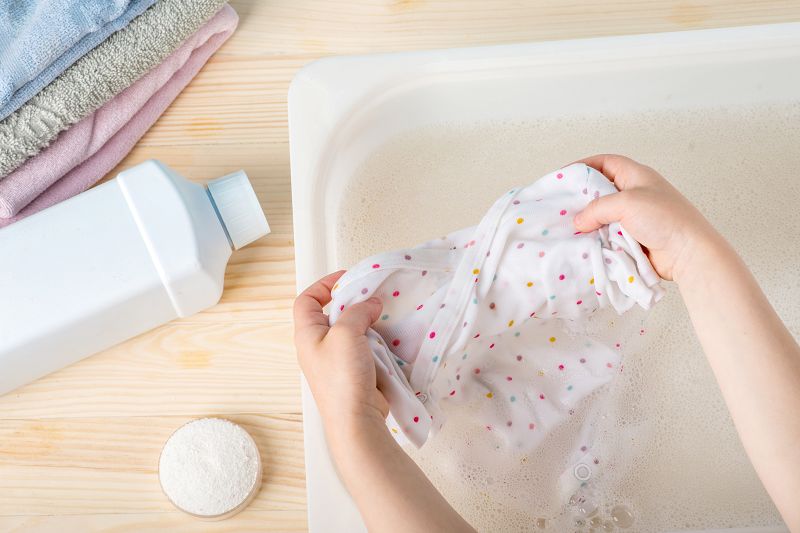 Tips for washing baby clothes to make them smell clean and gentle on fabrics 02