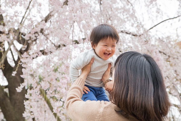 960 White Sakura protects baby skin softly 2